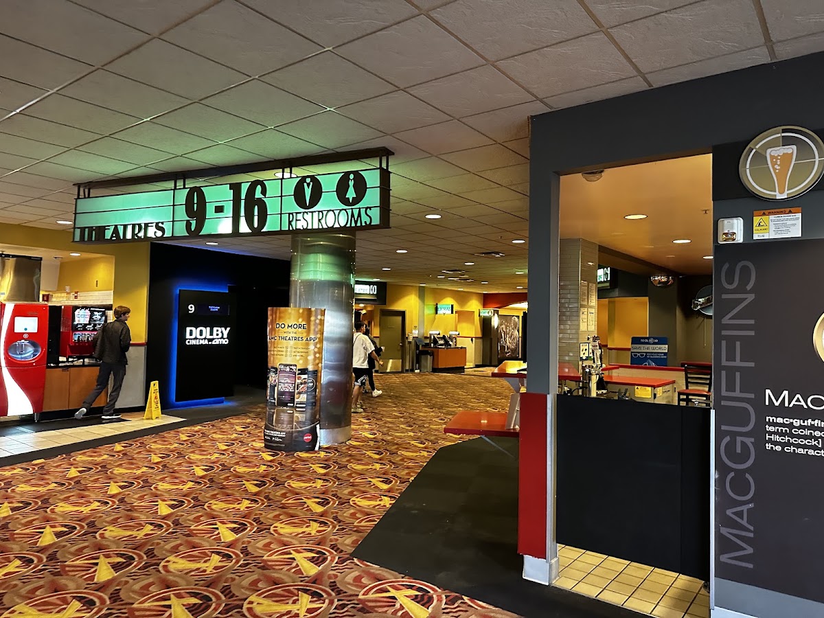 AMC Bay Street 16
