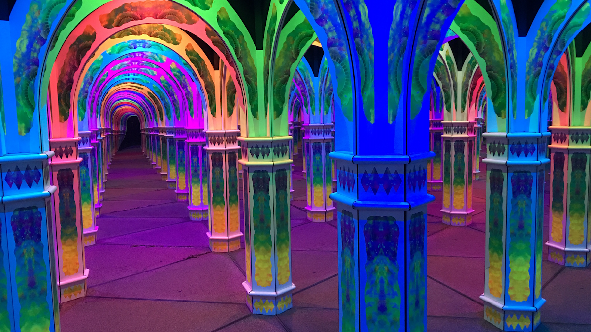 Magowan's Infinite Mirror Maze